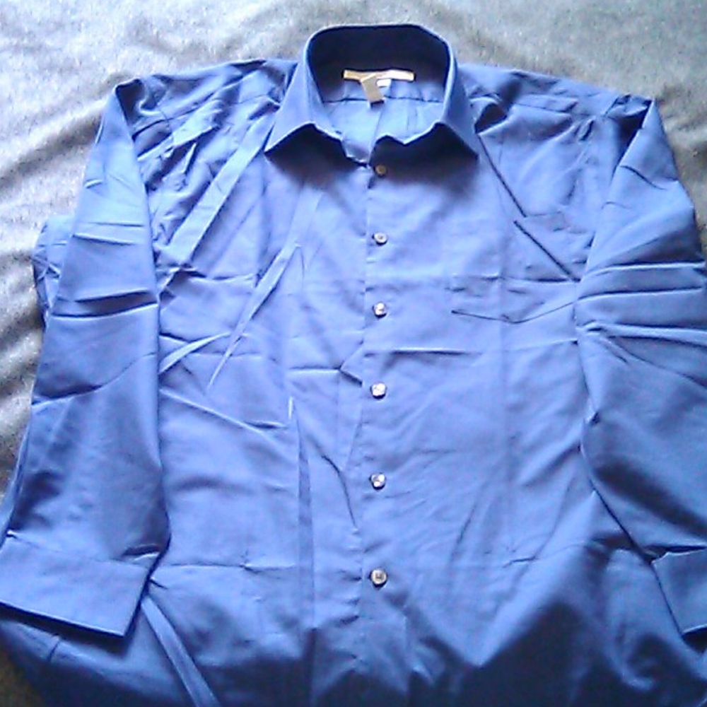 NWOT Perry Ellis Button Down Shirt